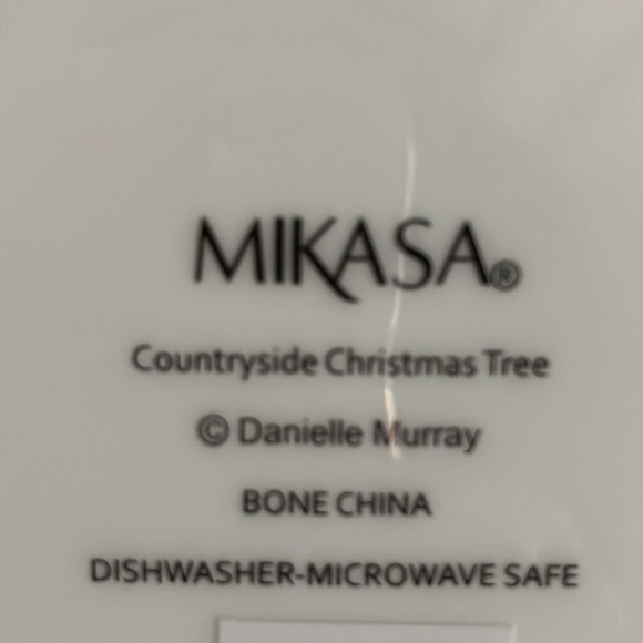 NWT MIKASA 9 inch Countryside Christmas Tree Portrait Plate - Picture 4 of 7